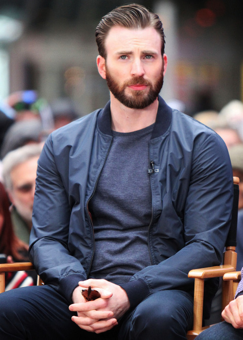 chrisevanslive: CHRIS EVANS on GMA, 2015.