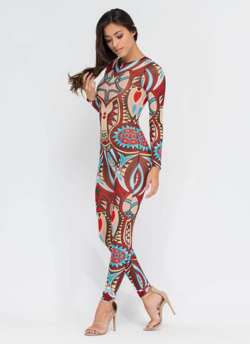  Throw on this one-piece gem and you’ll find yourself receiving compliments all day long! Stre