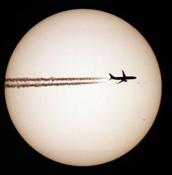 pleoros:  Out-of-this-World Planes Flying in Front of the Sun and Moon The French photographer documented the moon at night, but found the sun to be a huge challenge since it is almost impossible to look directly at the blinding light. However, with great