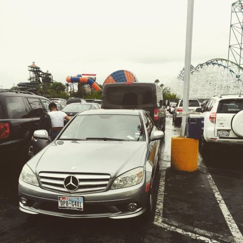 ……pulled up to the 6🙏🏼 wit my WOE!!!😎 (at Six Flags Magic Mountain)
