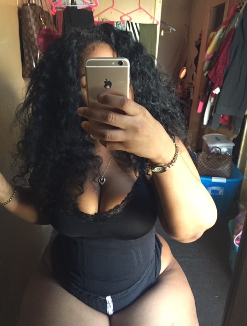 kisscheekzhere:  Heavy 💪🏾  Beauty !