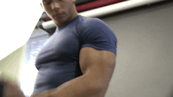 roho9:  keepemgrowin:  Muscleboy pumps up