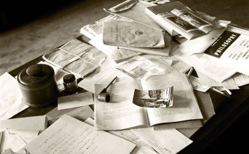  Albert Einstein’s desk on the day of his death, April 18th, 1955. The renowned theoretical ph