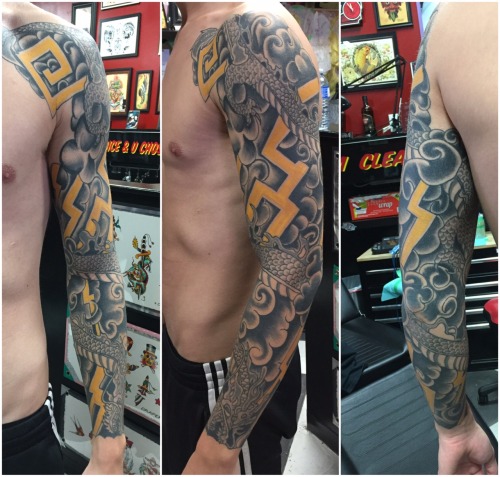 basedoniichan:My finished Hanzo sleeve! Done by Greg Woodrow.