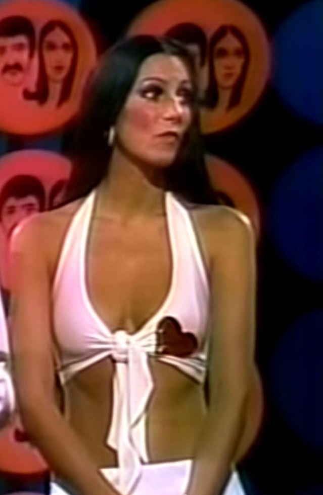aphroditeinfurs:  the Sonny &amp; Cher show is truly atrocious but her outfits