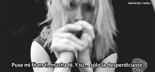 darkmotion:  For a pessimist I’m pretty optimistic - Paramore 