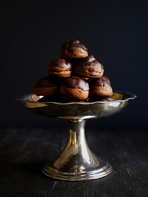 XXX araldico:  mysexywetworld:   Chocolate Profiteroles photo