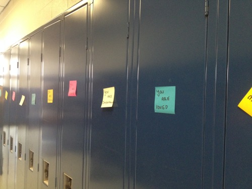 skyyylynn:  paytertots:  This weekend, two students in my school committed suicide.  A few upperclassmen got thousands of sticky notes and wrote nice sayings on them and put one on every single locker in the school in hopes of lifting everyone’s spirits