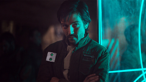  Star Wars: Diego Luna to Lead Spinoff Series Diego Luna will star in a new “Star Wars” series for D
