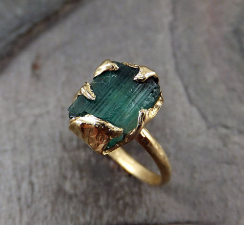 l00ny-l0veg00d:These are the most beautiful rings I’ve ever seen, I love rough stones.