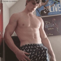 muteboi4eva:  BULGES! 