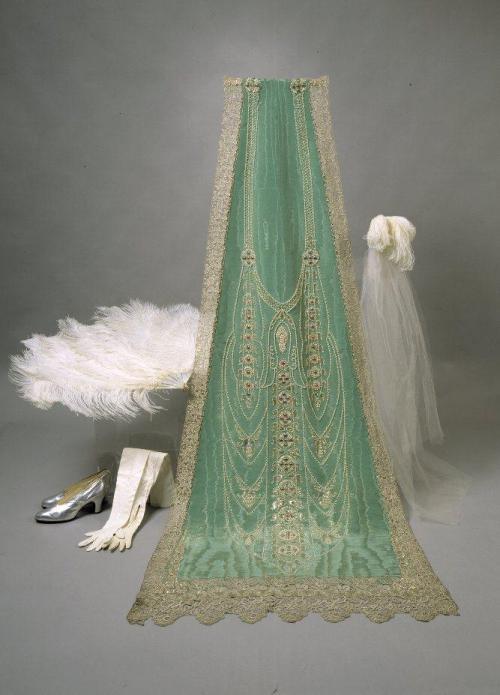 rococo-girls-shrine:  fripperiesandfobs:  Court train and accessories, 1926 From the Museovirasto  Magnificent! 