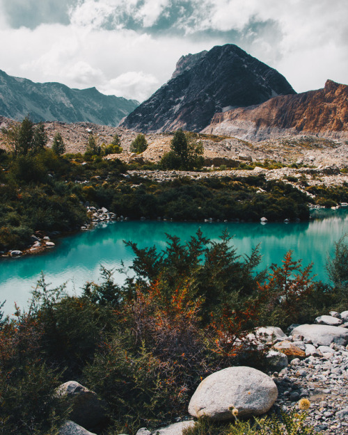 aabbiidd: Batura Glacier, also known as Baltoro Glacier. With a length of 57km and spread over 285 s