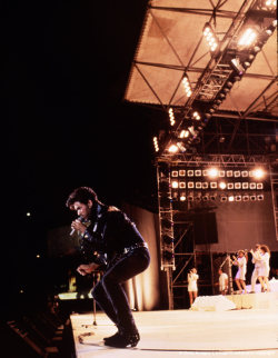 fuckyeahgeorgemichael:  Onstage at The Final