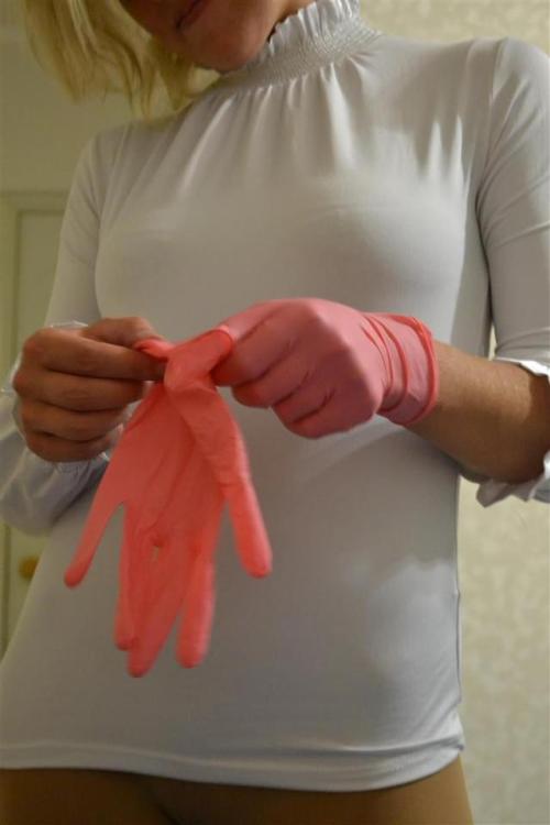https://gloveslover.tumblr.com/post/159602624138