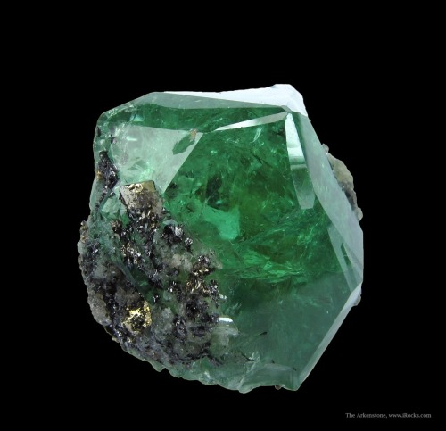 ifuckingloveminerals:  Tsavorite, Pyrite, GraphiteMerelani Hills, Lelatema Mts, Arusha Region, Tanzania