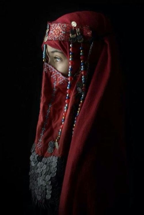 Woman wearing Arabian niqab, Saudi Arabia