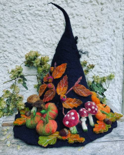 sosuperawesome: Witch Hats and BeretsFolk Owl on Etsy