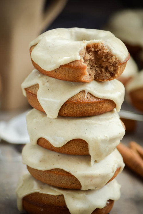 sweetoothgirl:  Baked Chai Latte Doughnuts and Vanilla Bean Icing  