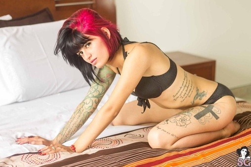 altmodelgirlcrush:  Lincy Suicide@suicidegirls