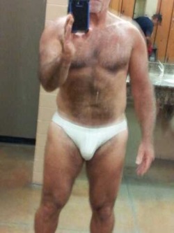 afterfire69:  Hot furry bear so furry Grrrrrrr !!!! 