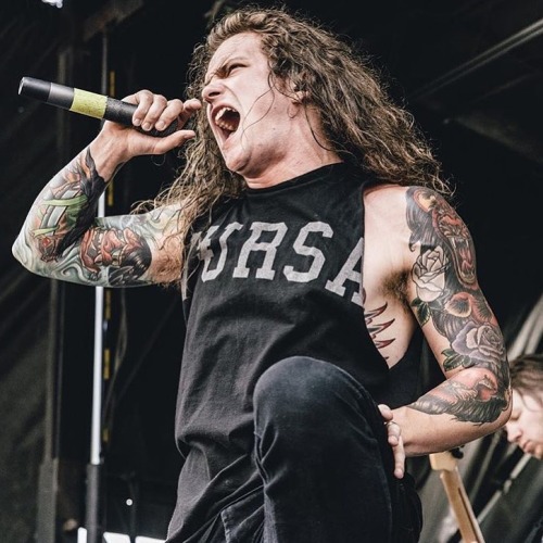 LEVI BENTON MISS MAY I porn pictures