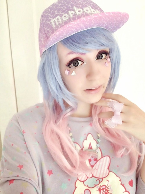 mahouprince: I love how my new Moon Kitty Productions snapback fits perfectly over a wig~~!! Don&rsq
