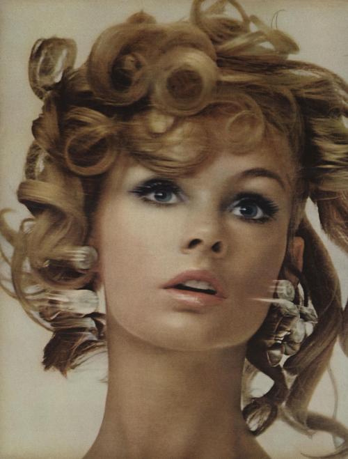 Richard Avedon - Jean Shrimpton for Germaine Monteil (Vogue 1966)