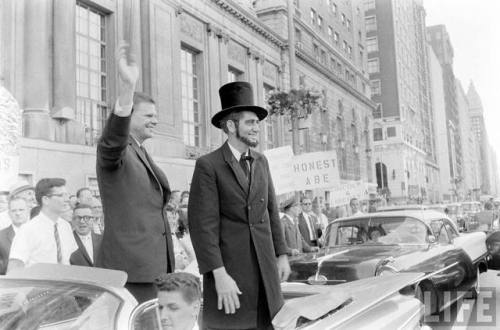 Lincoln turns up in Chicago for the RNC(Francis Miller. 1960)