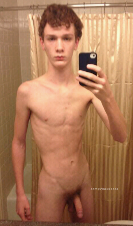 italianboyjr:  camguysexposed:  Noah ZImmer with ginger locks and hard meat for all