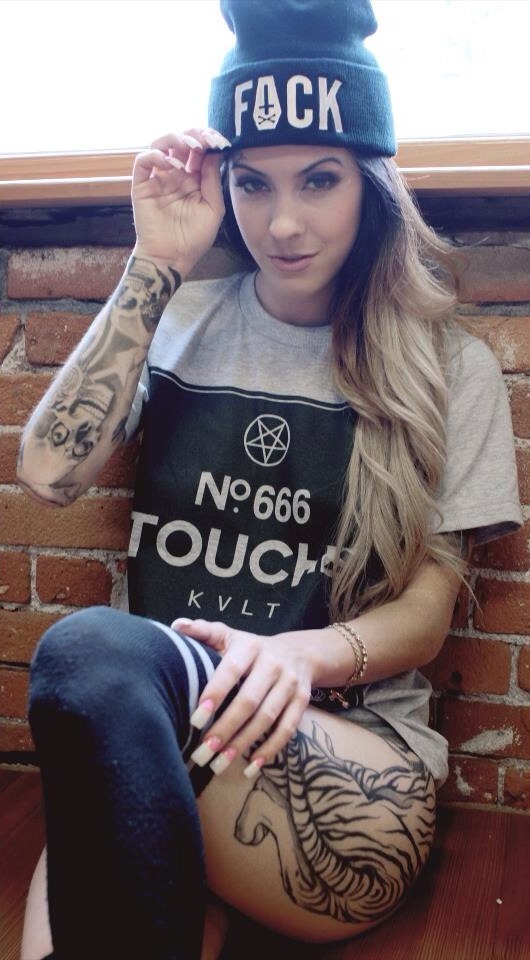  Holly Ray 