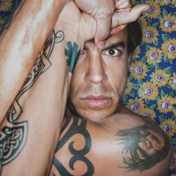 im-having-a-frugasm:  Anthony Kiedis, Flea,