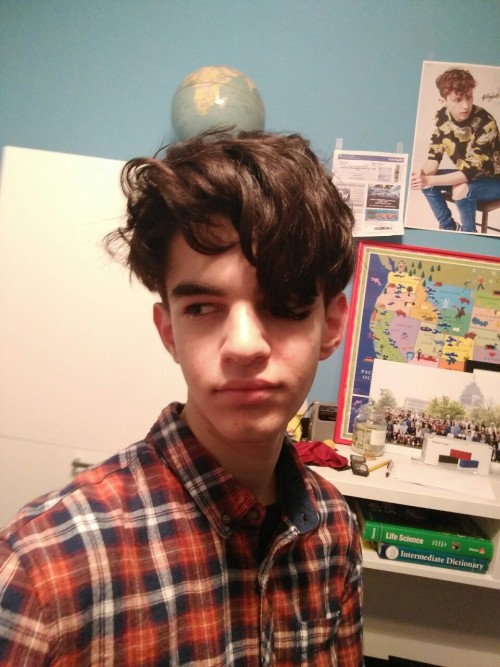 hipstermemetrash: Please excuse my hairAnd face