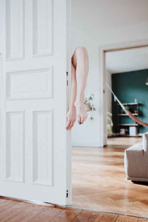 nevver:  Hangin around