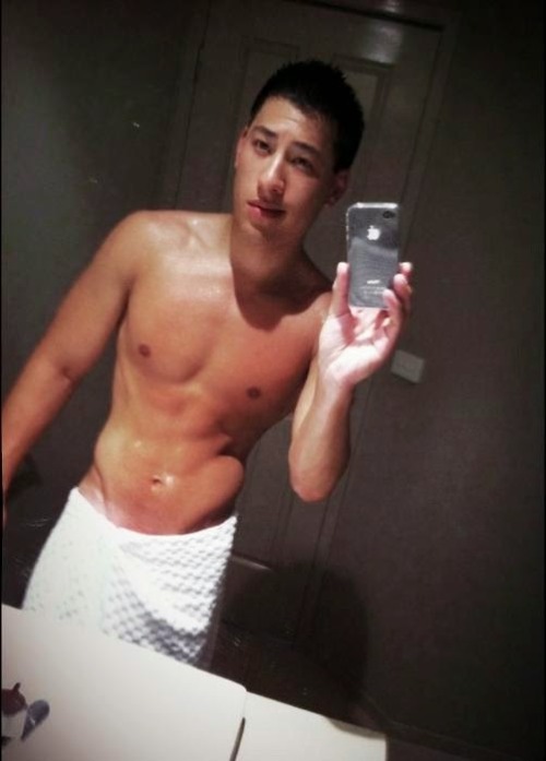 http://gaykoreandude.tumblr.com/post/102930428263
