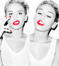 free-celebrity-porn:  Miley Cyrus