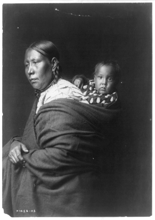 onceuponatown: Happy Mothers Day.1: Arapsoke mother and child . 1908.2: Arapsoke mother and child. 1