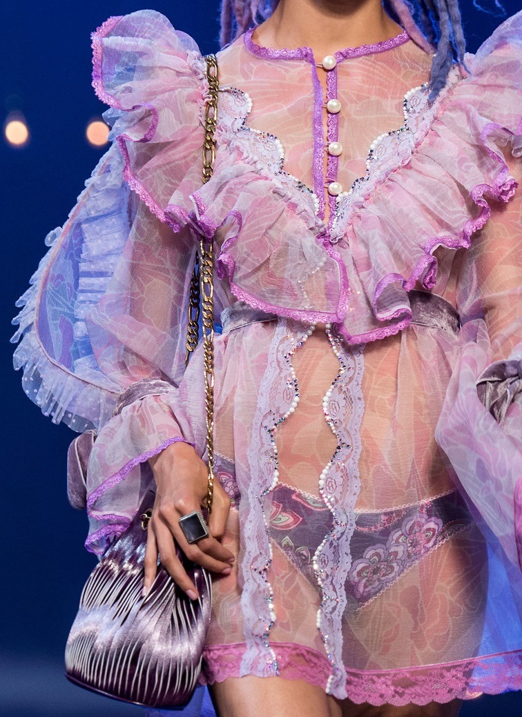 monsieur-j:  Marc Jacobs S/S 2017 Runway Details 
