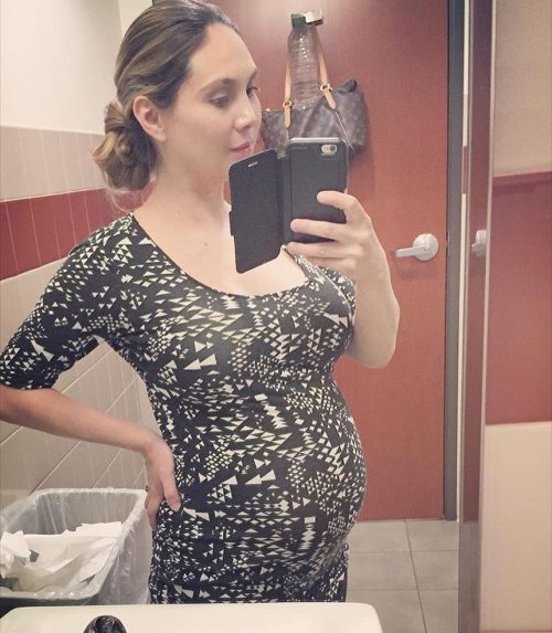 maternityfashionlooks:  Beautiful mommy-to-be @galishagalvan looking amazing at 36 weeks ☺️ For top maternity options….shop here: http://amzn.to/1MWKNVs My #1 maternity must have: Black Maternity Leggings 