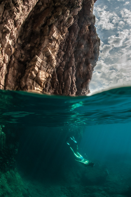 plasmatics-life:  Immersion sous une arche by Eric Volto | (Website)