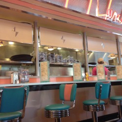 fairytwig:  fairytwig:  annette’s 50’s diner tonight 6/10/15  i really want to go back here 