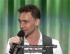 Tom Hiddleston singing ‘The Bare Necessities’ at D23 