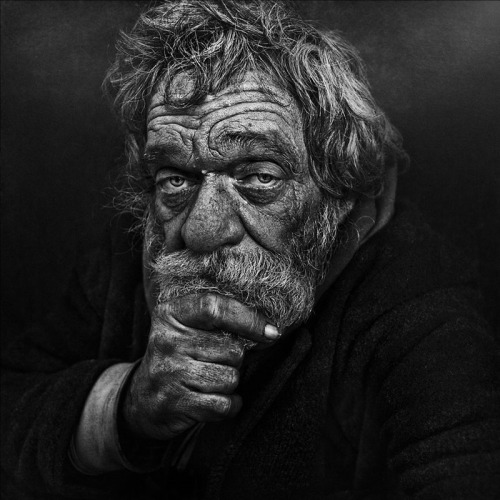 Lee Jeffries took these wonderful pictures of homeless people all around Europe & USA.