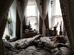 julieandgin:  this is where i sleep. 