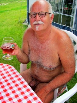 beargaga:  Silver grandpa in a caravan park …  would love to be camping with him