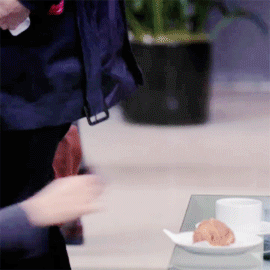 katsandovals:Sandra Oh characters eating pastries in inappropriate settings