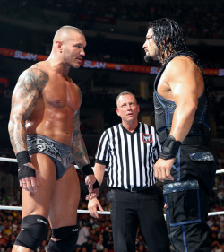 fishbulbsuplex:  Randy Orton vs. Roman Reigns