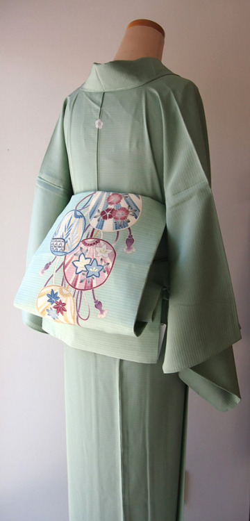 Refined antique summer obi with uchiwa (round fan) decorated with akikusa Lit ”autumn grass”, akikus