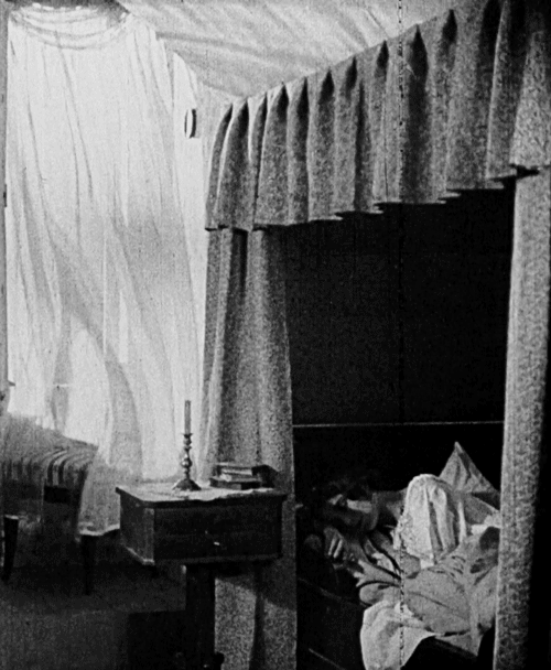 aqua-regia009:Nosferatu (1922) - Dir. F. W. Murnau