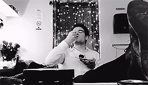 aropippin:danielndurant: eating my birthday cake in my dressing room during totally f***. 